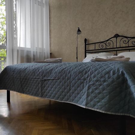 Tranquil Apartment In Vake Tbilisi Exterior photo