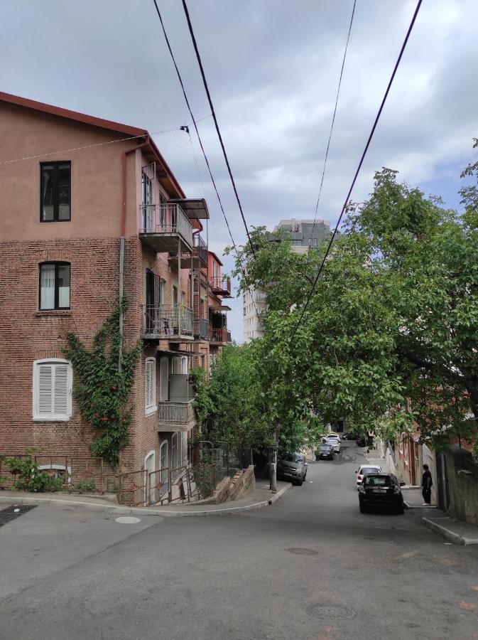 Tranquil Apartment In Vake Tbilisi Exterior photo